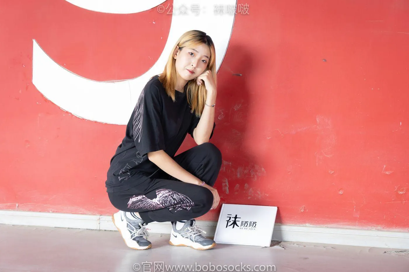 [BoBoSocks袜啵啵]NO.018 木木-运动鞋、白棉袜、裸足 [136P]插图7